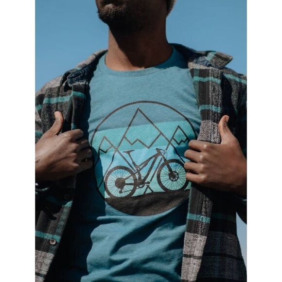 ✨Life is good Jake’s Bike Shop Long Sleeve Blue Sz Large T-Shirt✨ - Picture 1 of 7